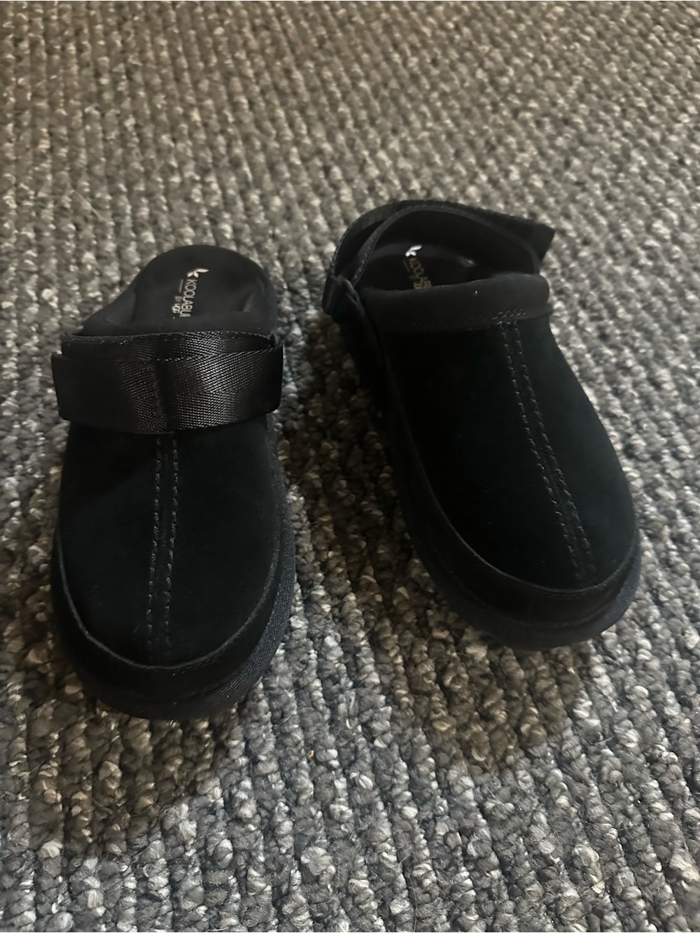 Koolaburra Kids Black Slip-On Suede Clogs with Strap